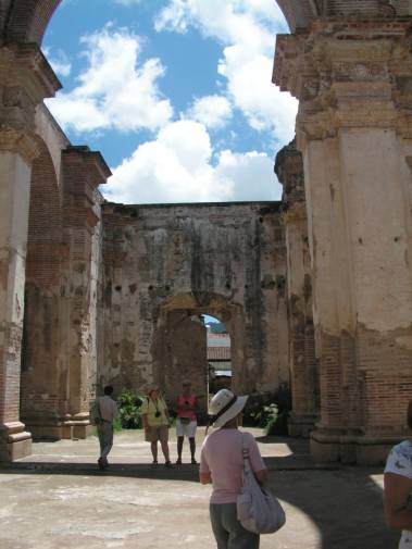 Ruines de la cathédrale.