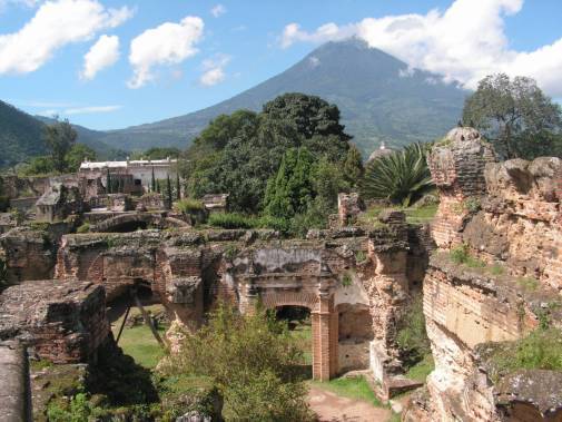 Ruines de l'église.
