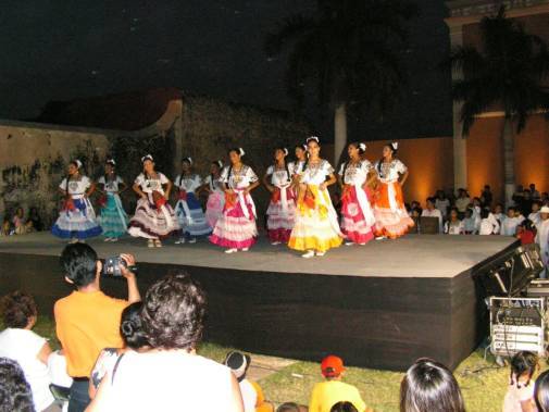 Animation danses à Campeche.